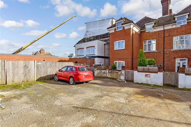 2 bed flat