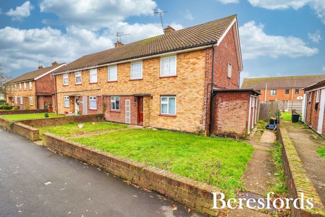 Roseberry Gardens, Upminster, RM14 2 bed semi