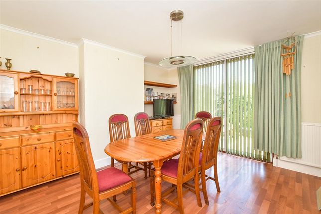 Parkside Avenue, Littlehampton, West... 4 bed semi