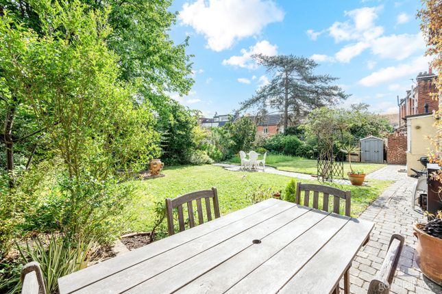 Delamere Road, London SW20 1 bed apartment for sale