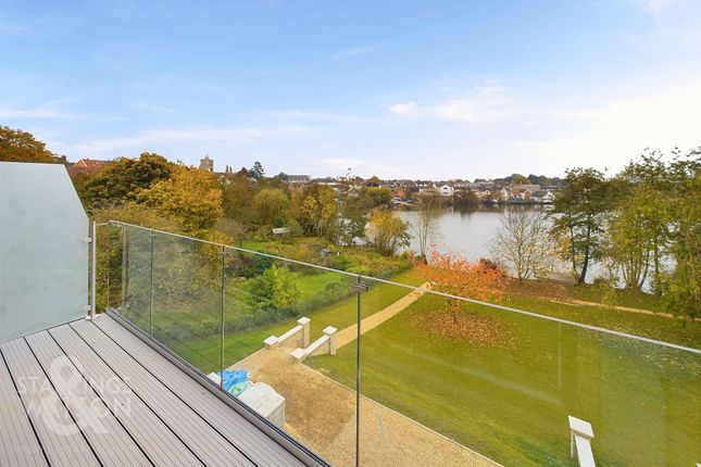 Denmark Street, Diss 2 bed apartment for sale