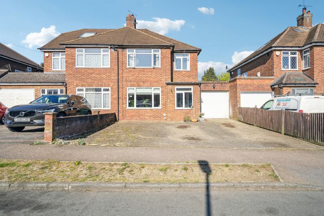 Norwich Way, Croxley Green... 3 bed semi