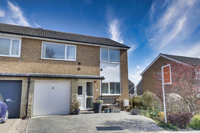 Montfort Close, Horsforth, Leeds... 4 bed semi