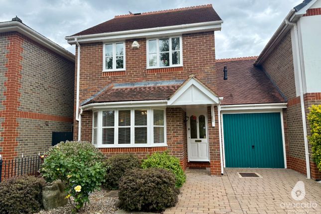 3 bedroom link detached house for sale