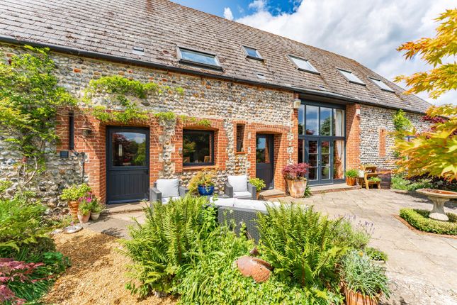Common Lane, Thorpe Market 9 bed barn for sale