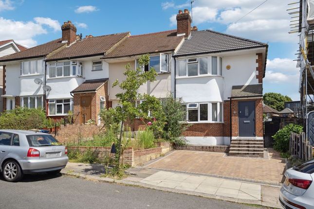Carr Road, Northolt 2 bed end of terrace house for sale