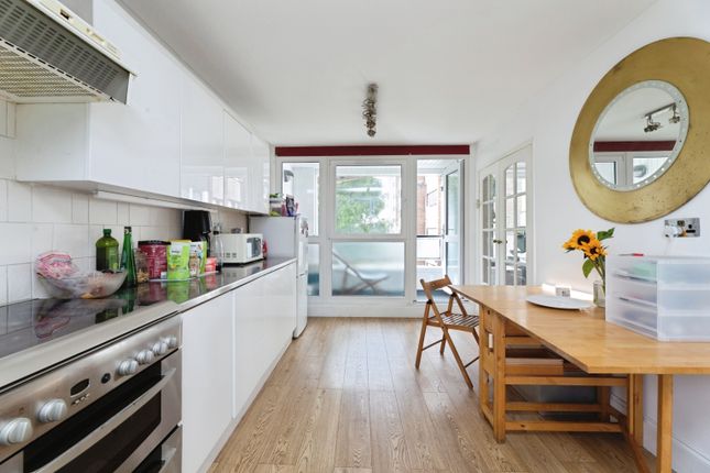 2 bedroom maisonette for sale