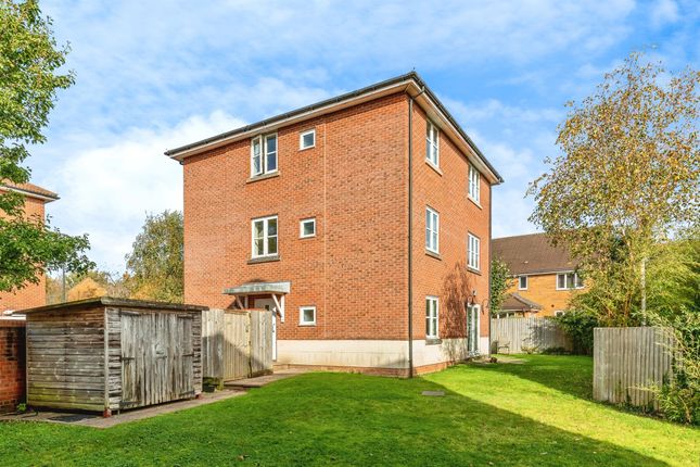 2 bedroom ground floor flat for sale