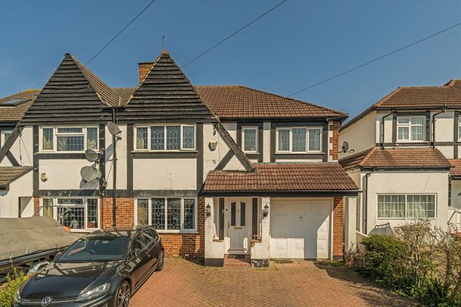 Mortimer Crescent, Worcester Park KT4 4 bed house for sale