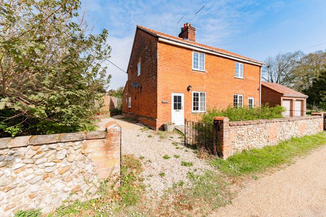 The Green, Gressenhall 2 bed cottage for sale
