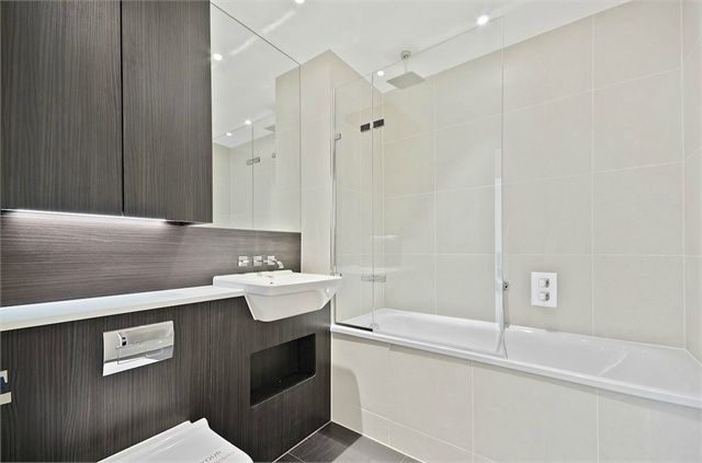 11 Saffron Central Square, Croydon, CR0 2 bed apartment for sale
