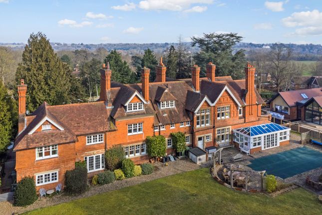 Crowsley Road, Henley On Thames RG9 4 bed apartment for sale