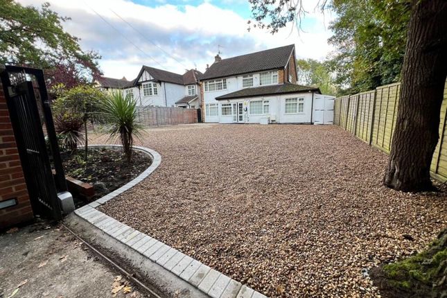 5 bed detached house