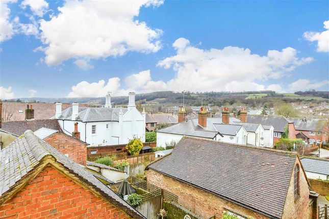 Church Street, Dorking, Surrey 3 bed flat for sale