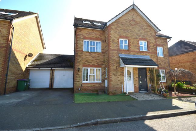 Pannell Drive, Folkestone CT18 4 bed semi