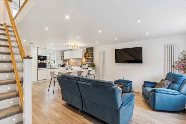 Raven Way, Leighton Buzzard, LU7 3 bed terraced house for sale