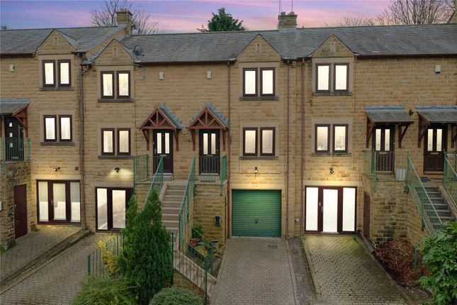 Chiltern Court, Leeds, West Yorkshire 3 bed townhouse for sale