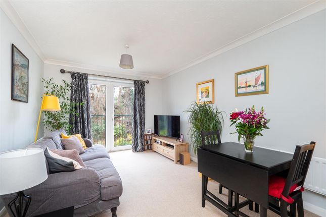 Sevenoaks Close, Sutton 2 bed flat for sale