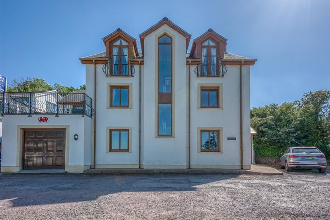 Beach Road, Llanreath, Pembroke Dock 5 bed detached house for sale