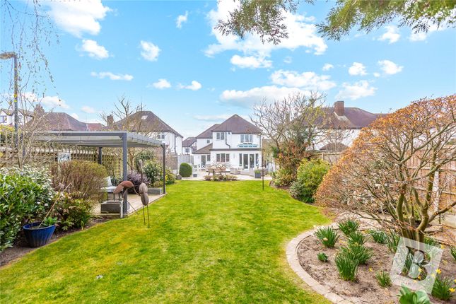 Stewart Avenue, Upminster, RM14 4 bed detached house for sale