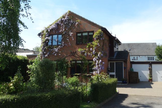 Hawkhurst, Cranbrook TN18 4 bed detached house for sale