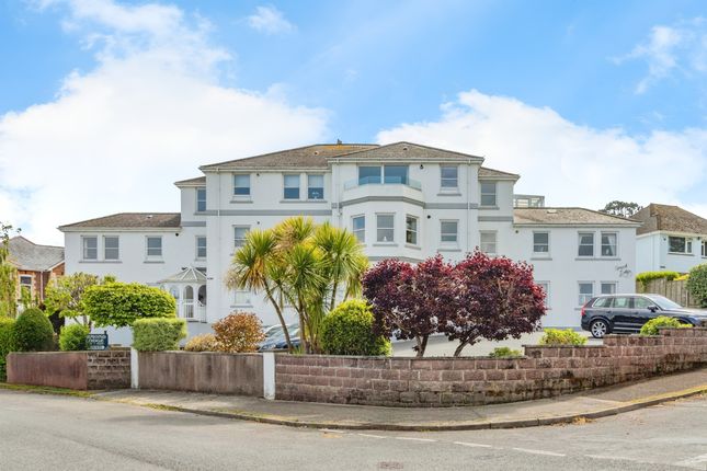 3 bedroom flat for sale