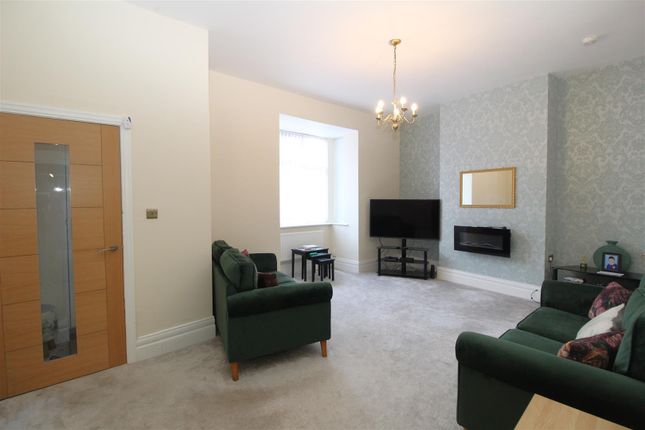 John Street, Cullercoats, North Shields 2 bed flat for sale