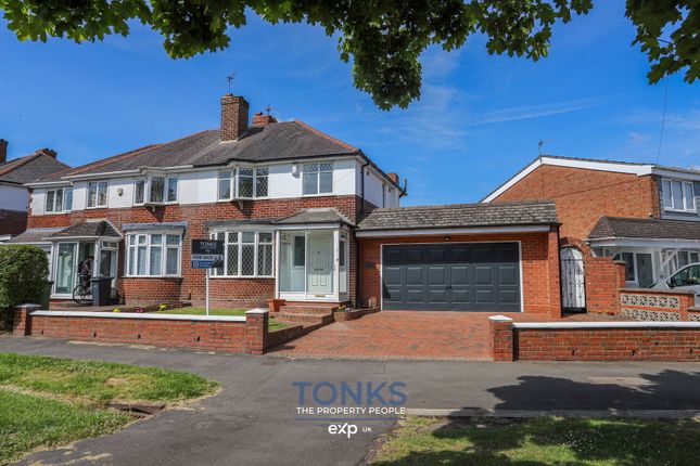 Summerfields Avenue, Halesowen B62 3 bed semi