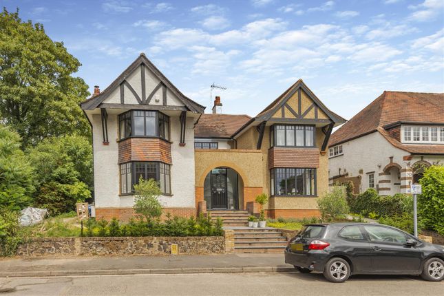 Cedars Avenue, Rickmansworth WD3 5 bed detached house for sale