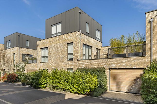 Windmill Drive, Trumpington CB2 3 bed townhouse for sale