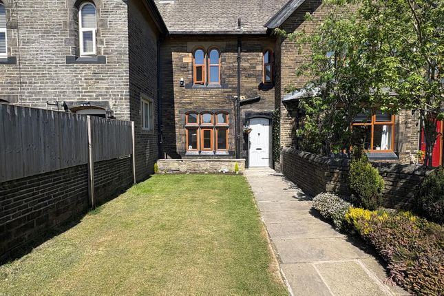 Vale Grove, Queensbury, Bradford 2 bed terraced house for sale