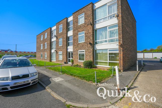 Eastern Esplanade, Canvey Island, SS8 2 bed flat for sale