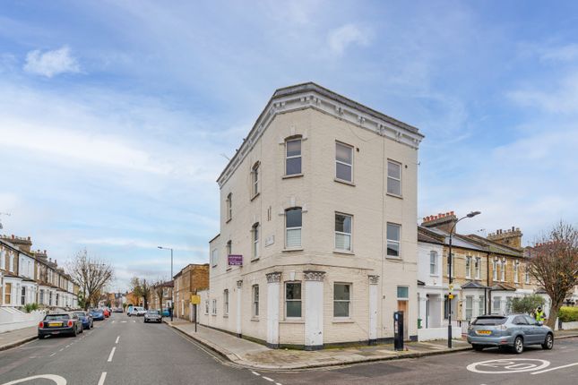 Parkville Road, Fulham, London 2 bed flat for sale