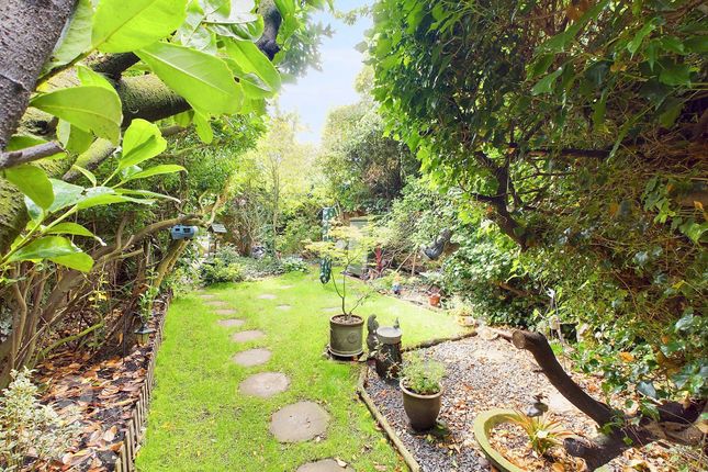 The Street, Norwich NR14 2 bed cottage for sale