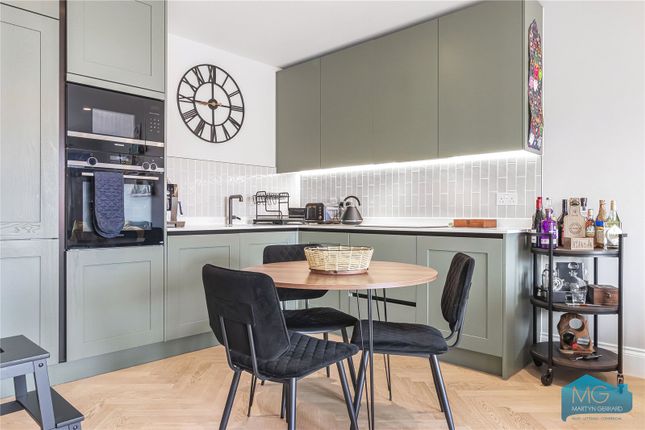 Explorer Way, London, NW7 1 bed apartment for sale