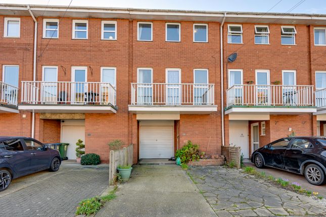Stanley Road, Suffolk IP11 3 bed townhouse for sale