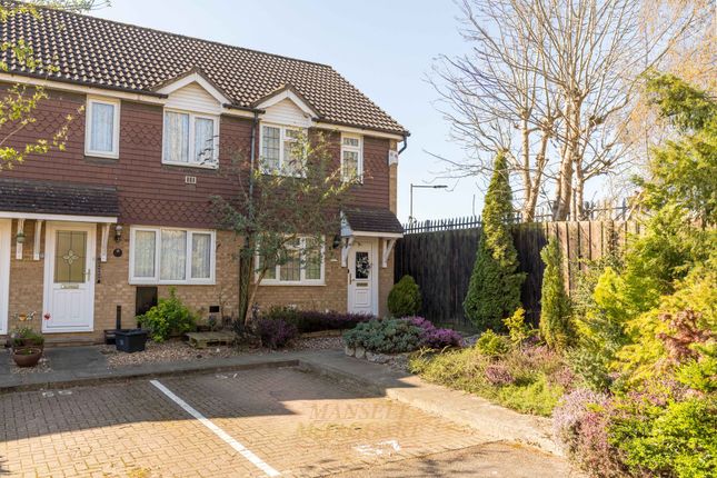 Staffords Place, Horley RH6 2 bed end of terrace house for sale