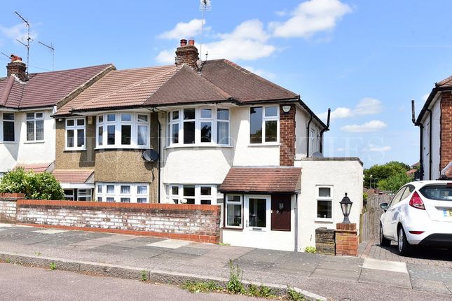 Derwent Avenue, Barnet, EN4 3 bed end of terrace house for sale