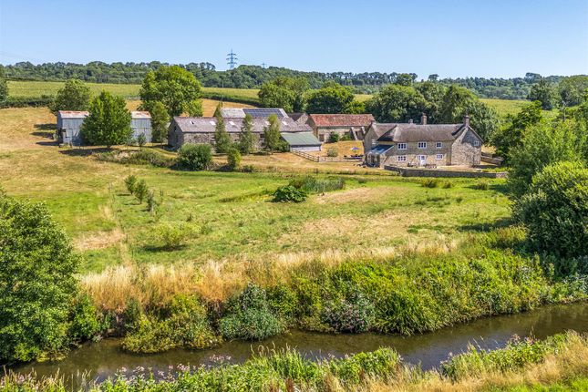 6 bedroom farm house for sale