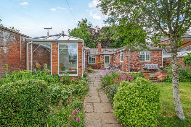 2 bedroom detached house for sale