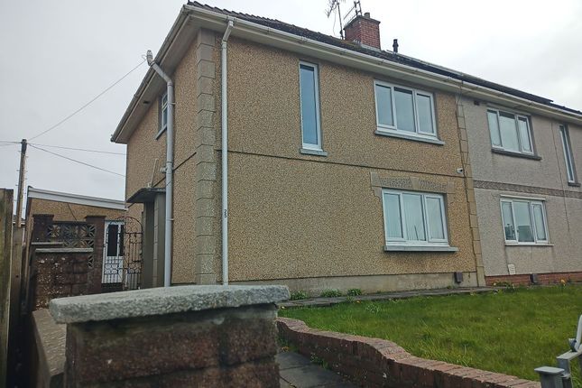 25 Cambrian Street, Llanelli, Dyfed... 3 bed semi