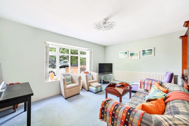 Delamere Road, London SW20 1 bed apartment for sale