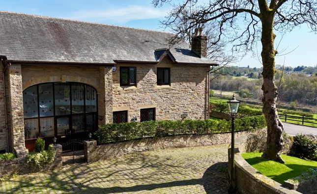 5 bedroom semi-detached house for sale
