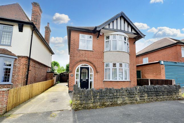 Broadgate Avenue, Beeston 3 bed detached house for sale