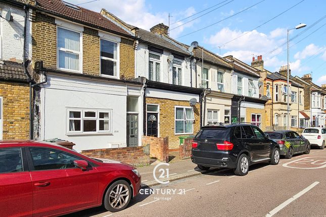 Francis Road, Leytonstone, London 2 bed flat for sale