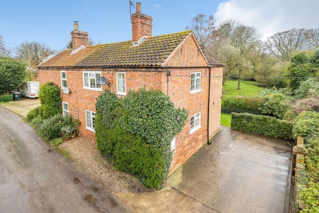 Goose Lane, Raithby, Spilsby, PE23 4DX 2 bed cottage for sale