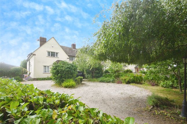 Frayes Chase, Beauchamp Roding... 3 bed semi