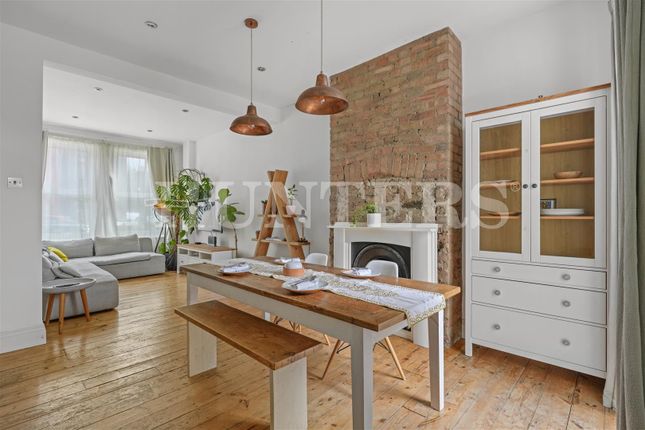 Rosebery Avenue, London, N17 2 bed house for sale
