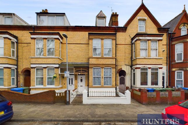 Blackburn Avenue, Bridlington 6 bed terraced house for sale