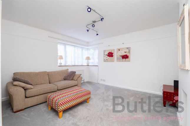 Benhill Wood Road, Sutton 2 bed flat for sale